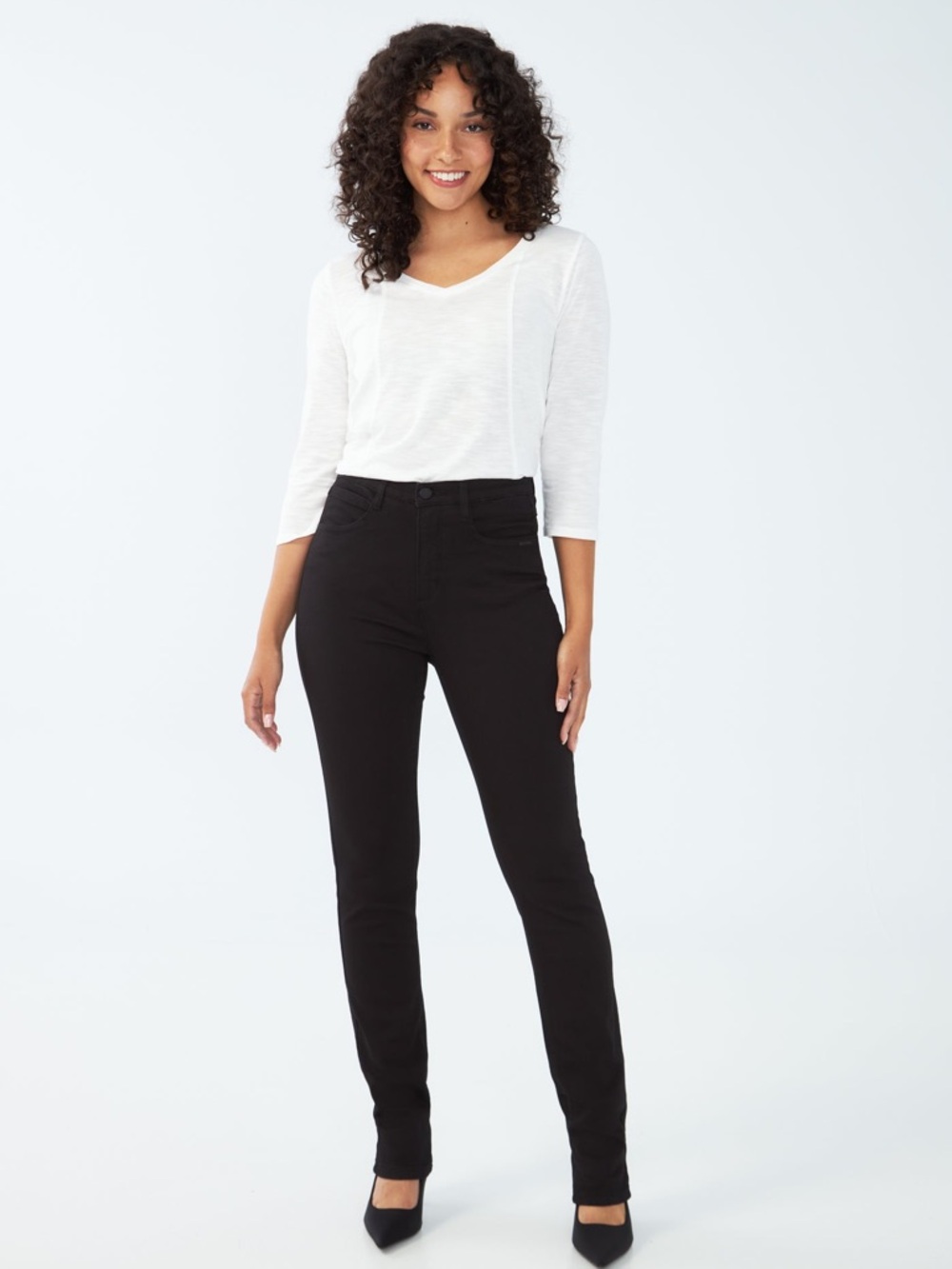 Women’s High-Rise Straight Leg Jeans in Black
